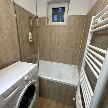 Mainstreet Freeparking Apartment